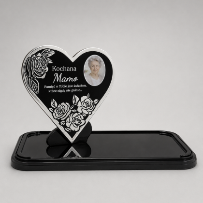 personalizowana podstawka ze zdjęciem i własną dedykacją czarna na znicz ze srebnrym sercem. 38 cm na 18 cm wysokości