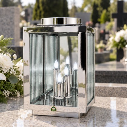 Latarnia solarna srebrna 28 cm LED białe światło ryflowane szkło